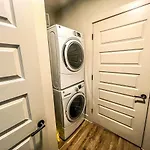Cozy, Chic Deep Ellum Apartment!