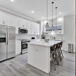 Modern Luxury Minutes From Downtown Dallas