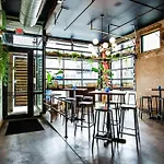 Deep Ellum Hostel - Adults Only