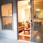 Downtown Dallas Beautiful Poolside Apartment