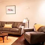 Downtown Dallas Beautiful Poolside Apartment