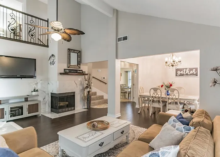 Cozy And Comfortable - Your Home Away From Home!