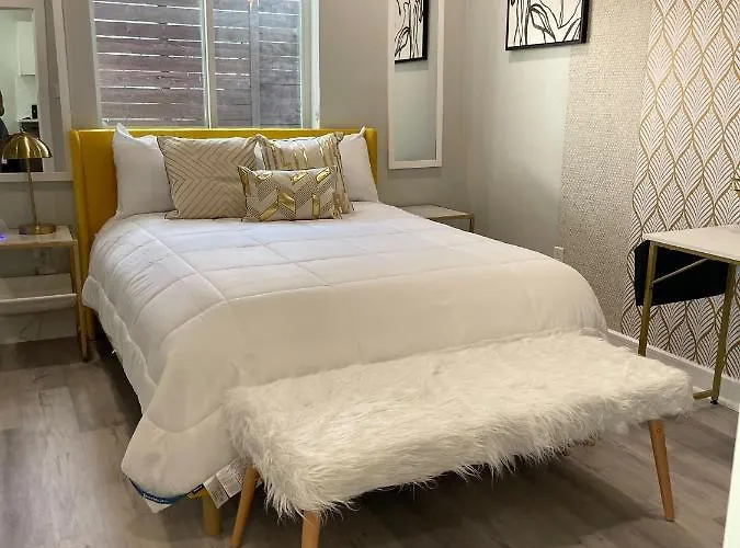 Setai Flat Smart Hub In Central Dallas, Downtown