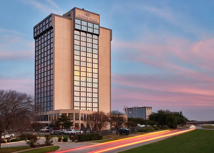 Crowne Plaza Dallas-Market Center