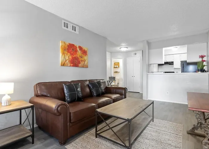 Cute Apartment Perfect For Long Term Stays