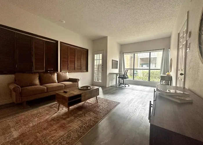 Cozy Rustic Condo W Pool ,Patio, Mailbox