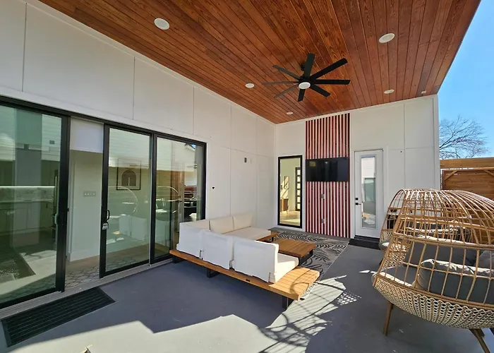Dallas Luxury Modern House By Dallas Love Airport