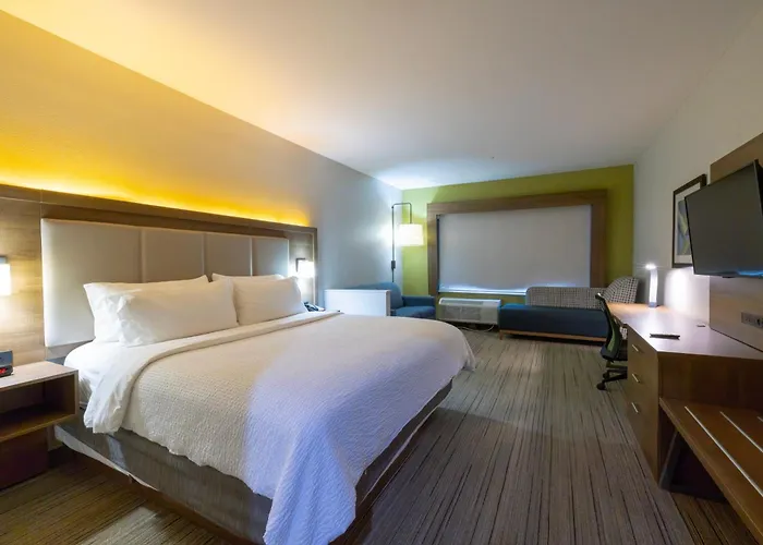 Holiday Inn Express & Suites Dallas Ne Arboretum