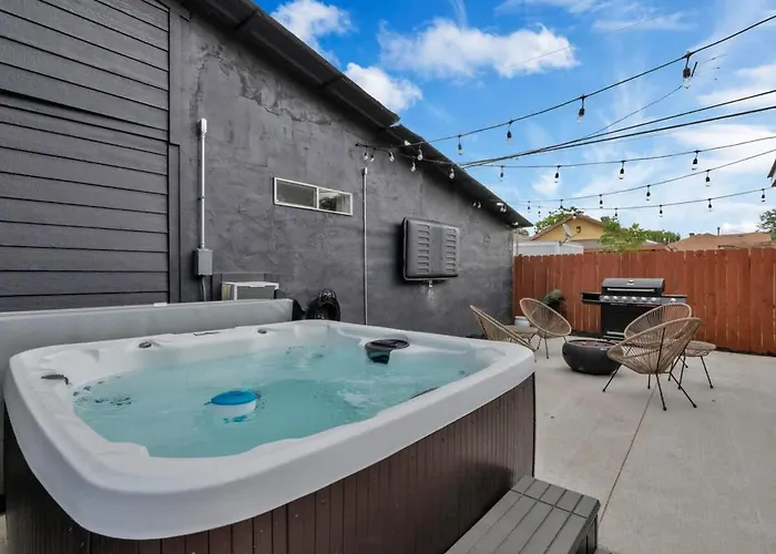 Modern Luxury Minutes From Downtown Dallas