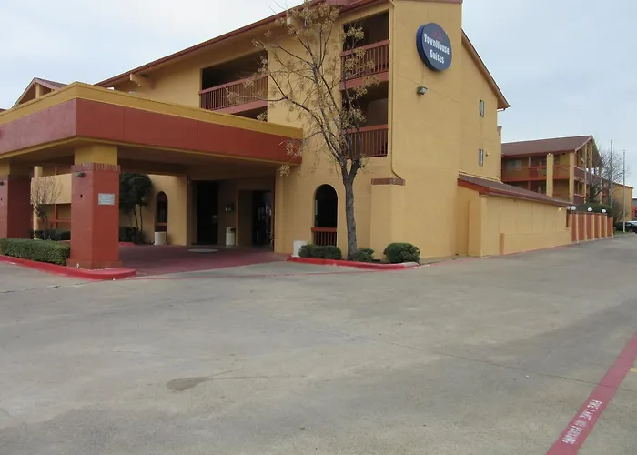 Townhouse Suites