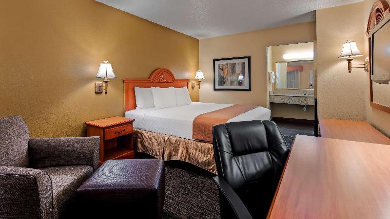 Quality & Dallas-cityplace Hotel 3*