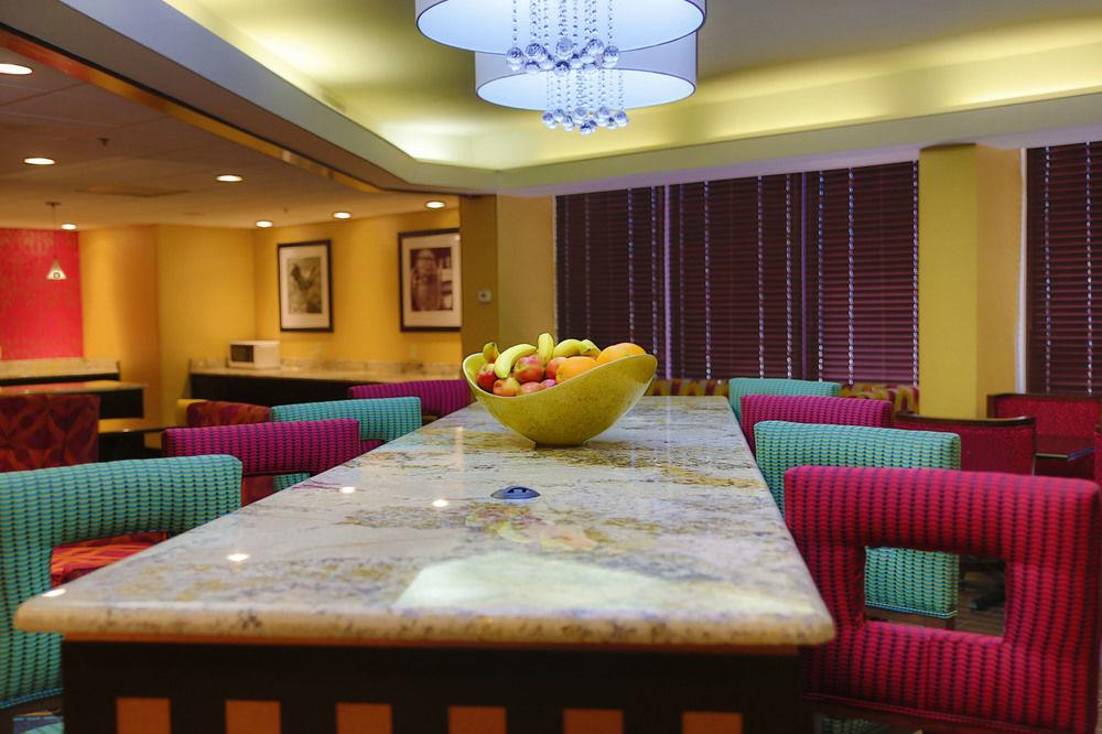 Comfort North Field Airport Inn 4*