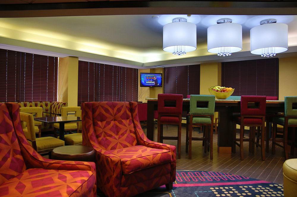 Comfort North Field Airport Inn 4*