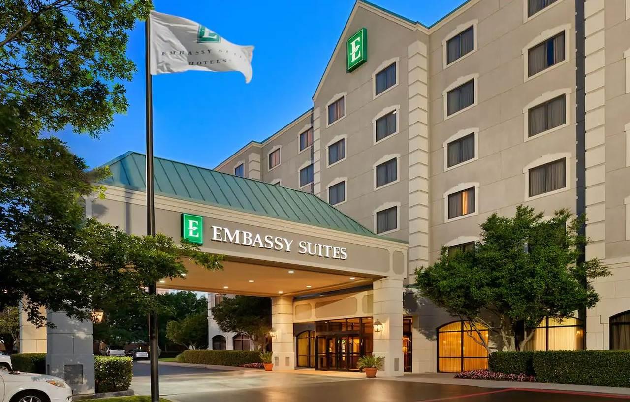 Hotel Embassy By Hilton Near The Galleria Dallas