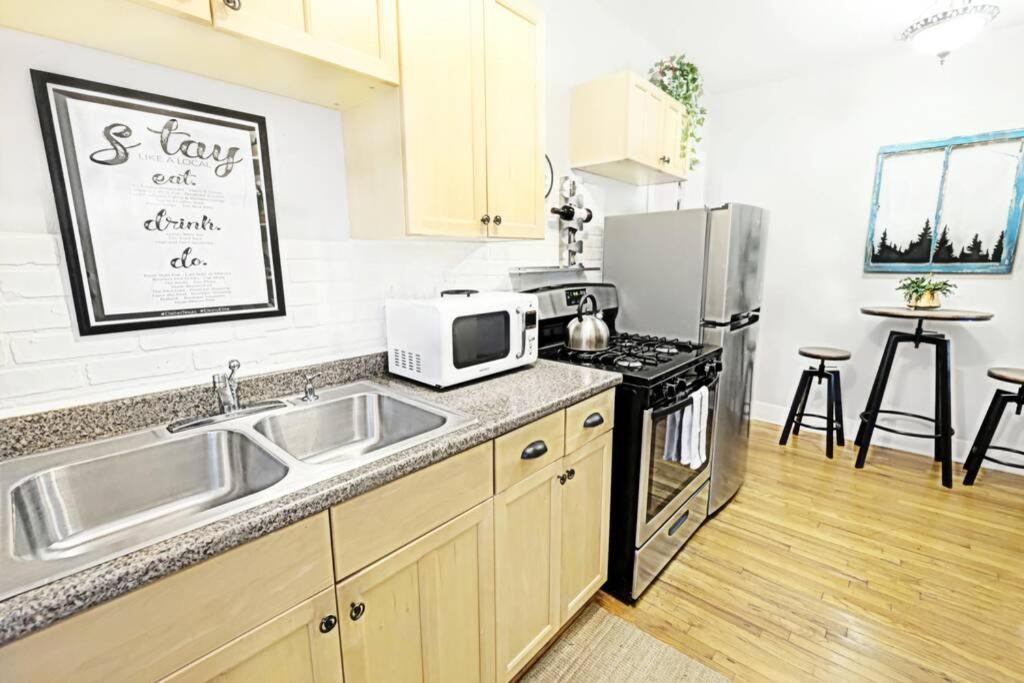 The Explorer's Hearth Lower-greenville Ave Area Apartment Dallas