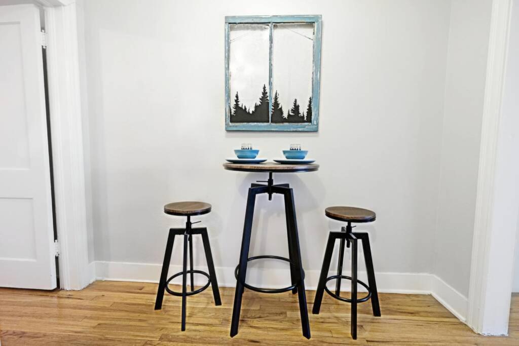 The Explorer's Hearth Lower-greenville Ave Area Apartment Dallas