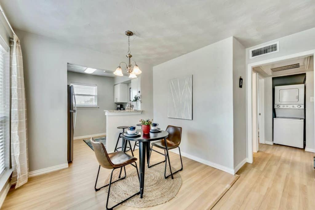 The Swank • Close To Downtown