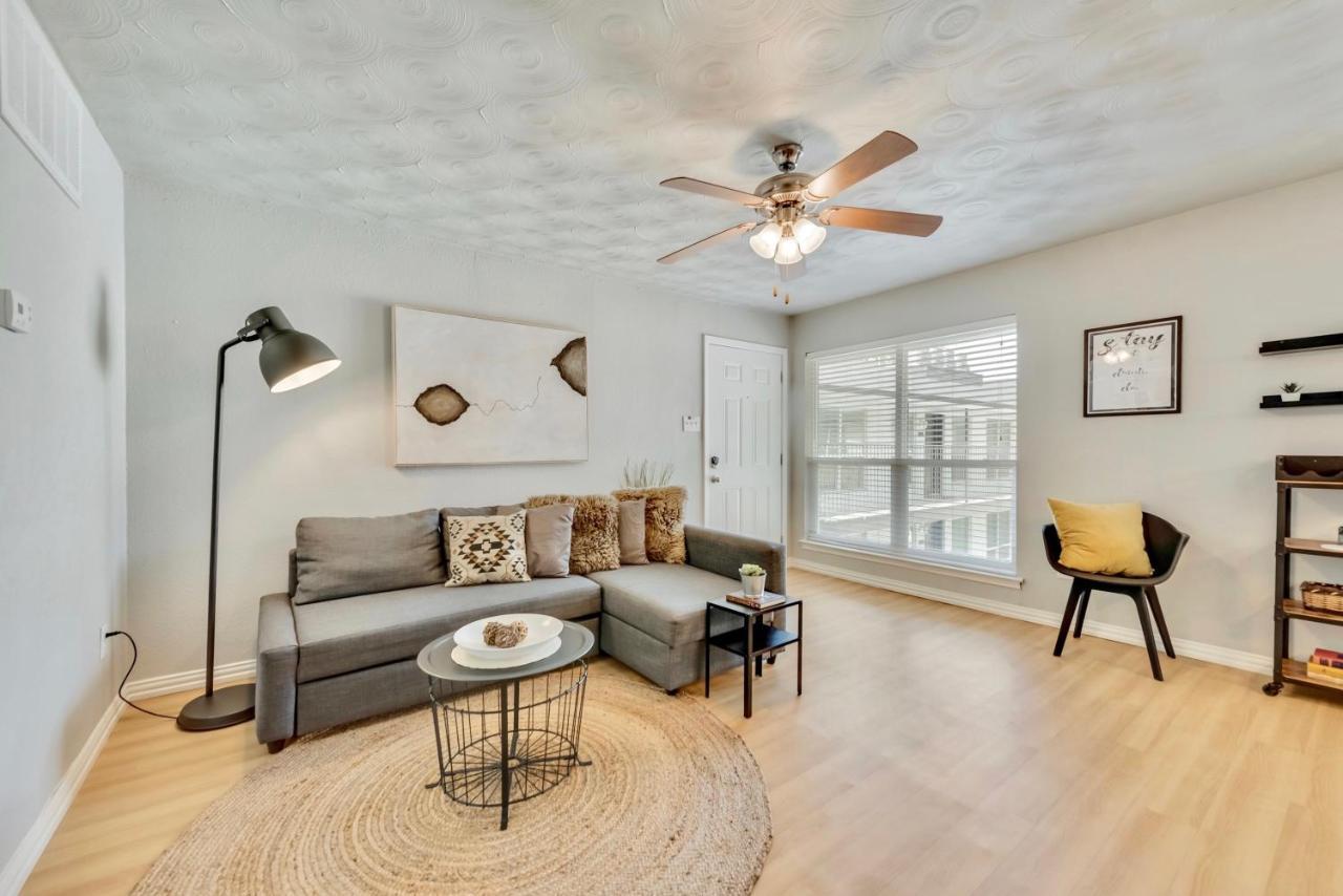 The Vibe And Free Arboretum Tickets Apartment Dallas