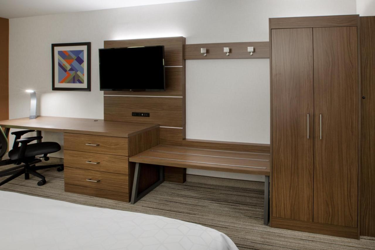 Express & - Market Center By Ihg 3*