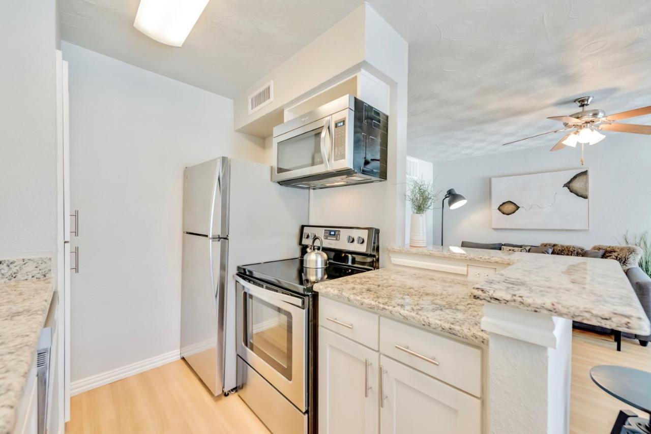 The Vibe And Free Arboretum Tickets Apartment