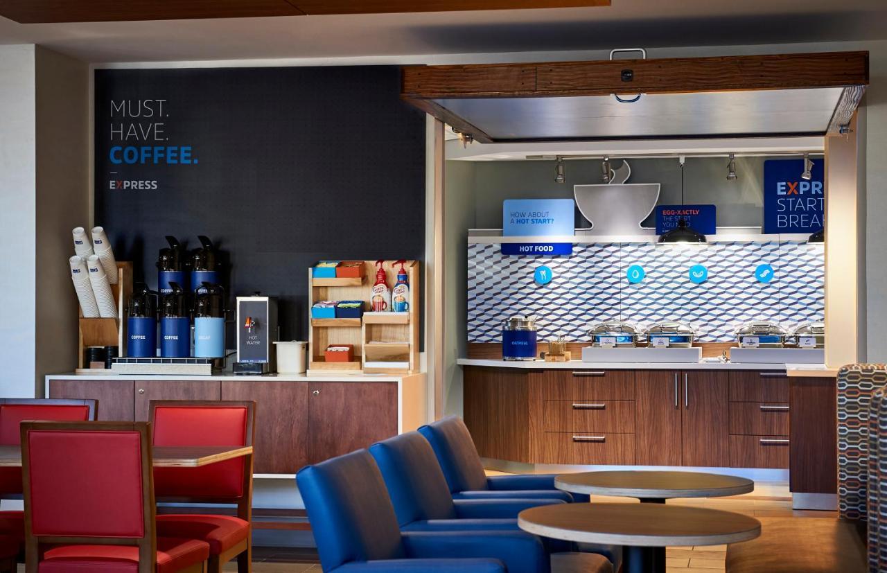 Express & - Market Center By Ihg Hotel 3*