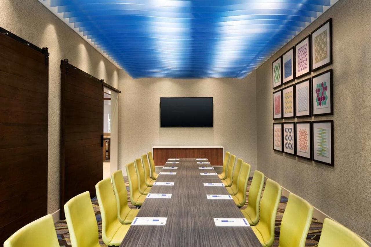 Hotel Express & - Market Center By Ihg Dallas