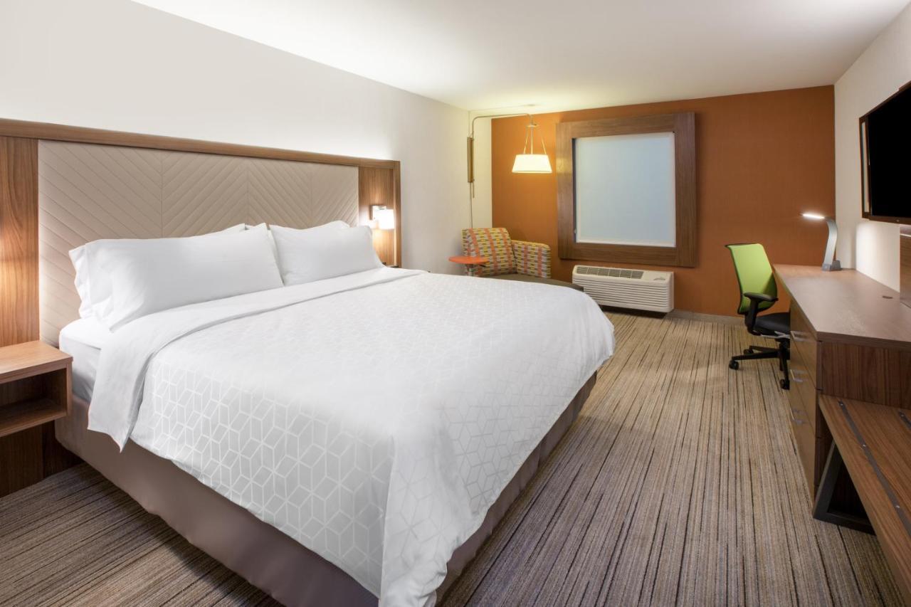 Express & - Market Center By Ihg Hotel