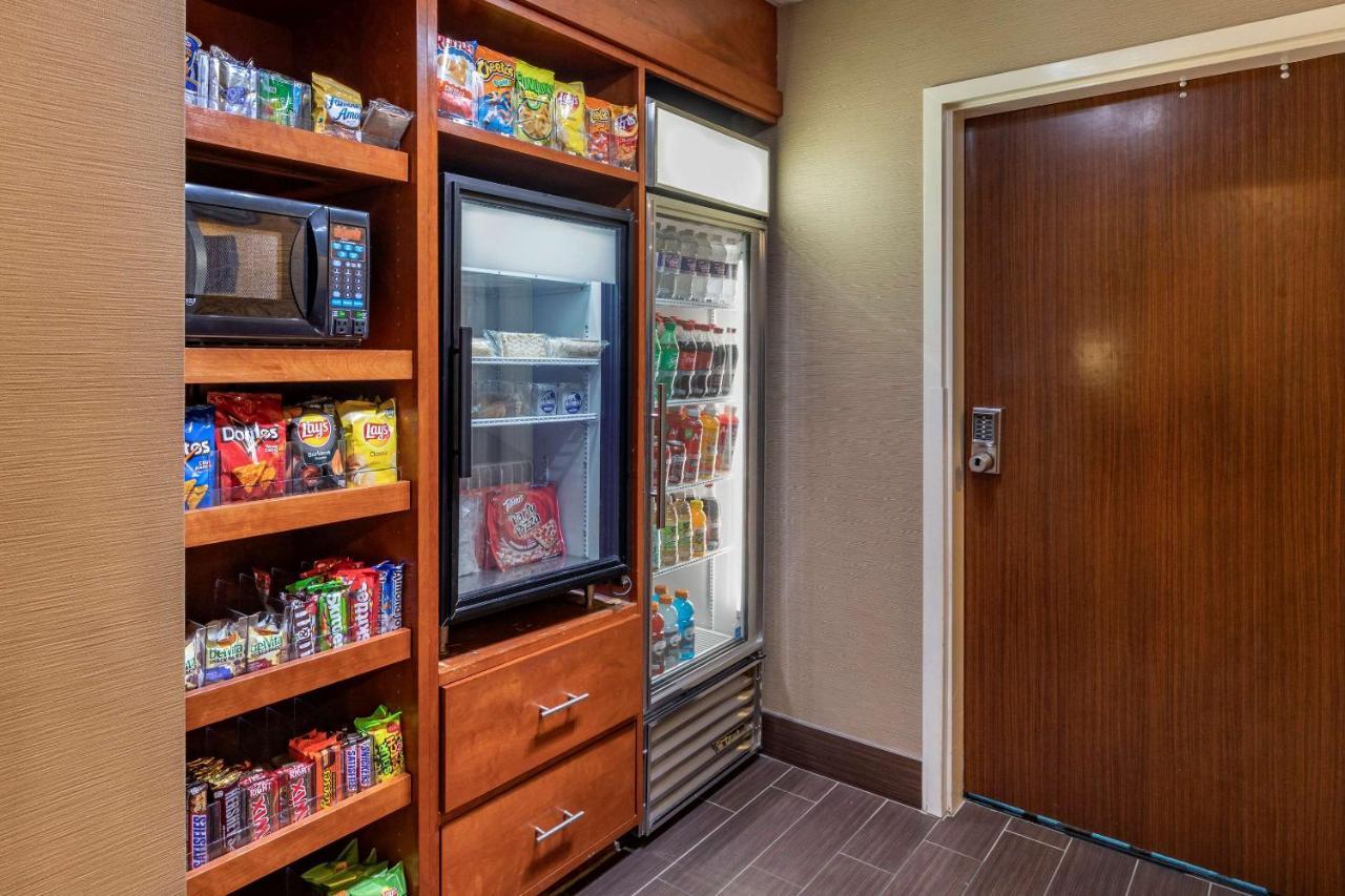 Comfort & North Dallas-addison Hotel 3*
