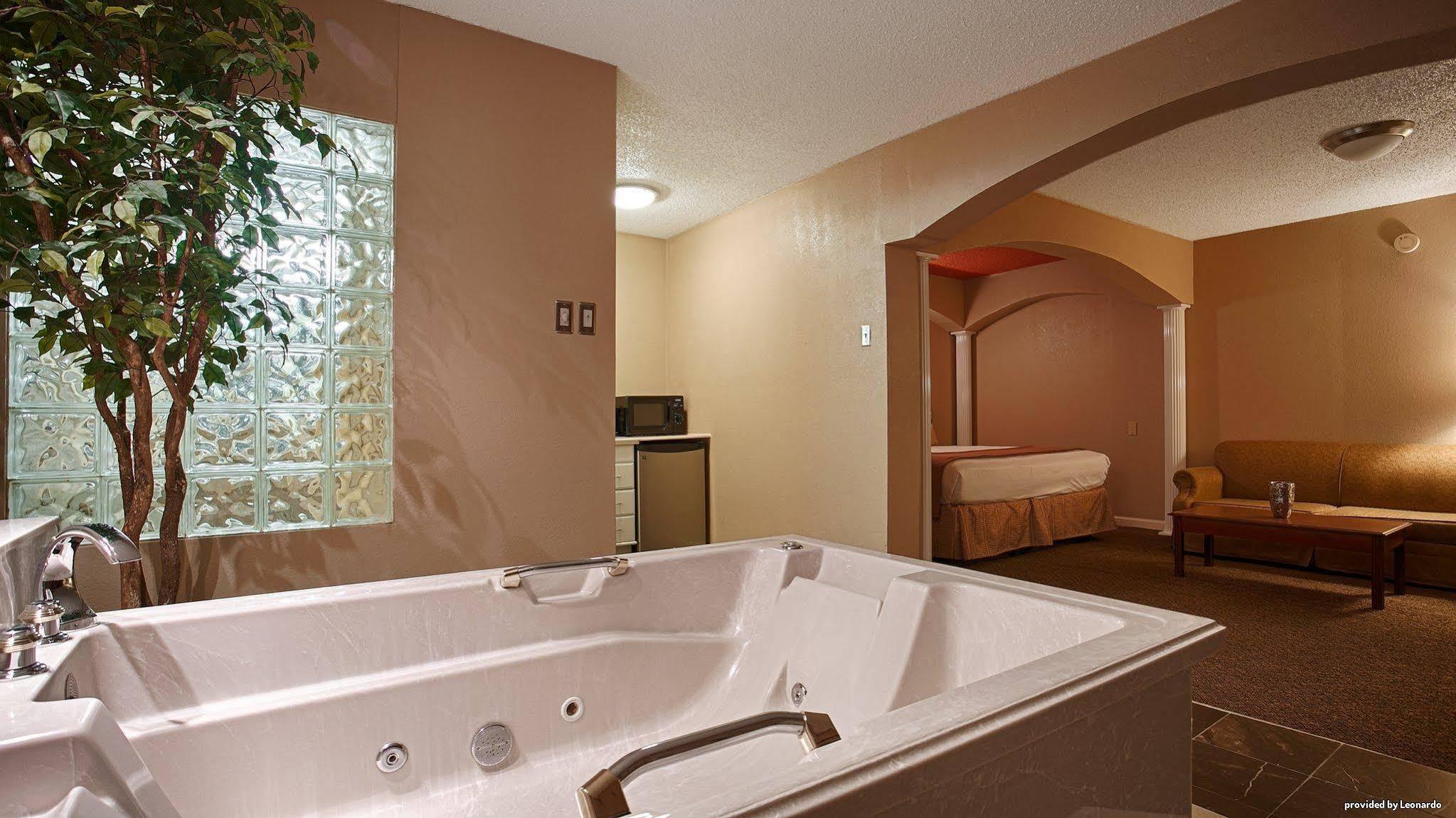 Quality & Dallas-cityplace 3*