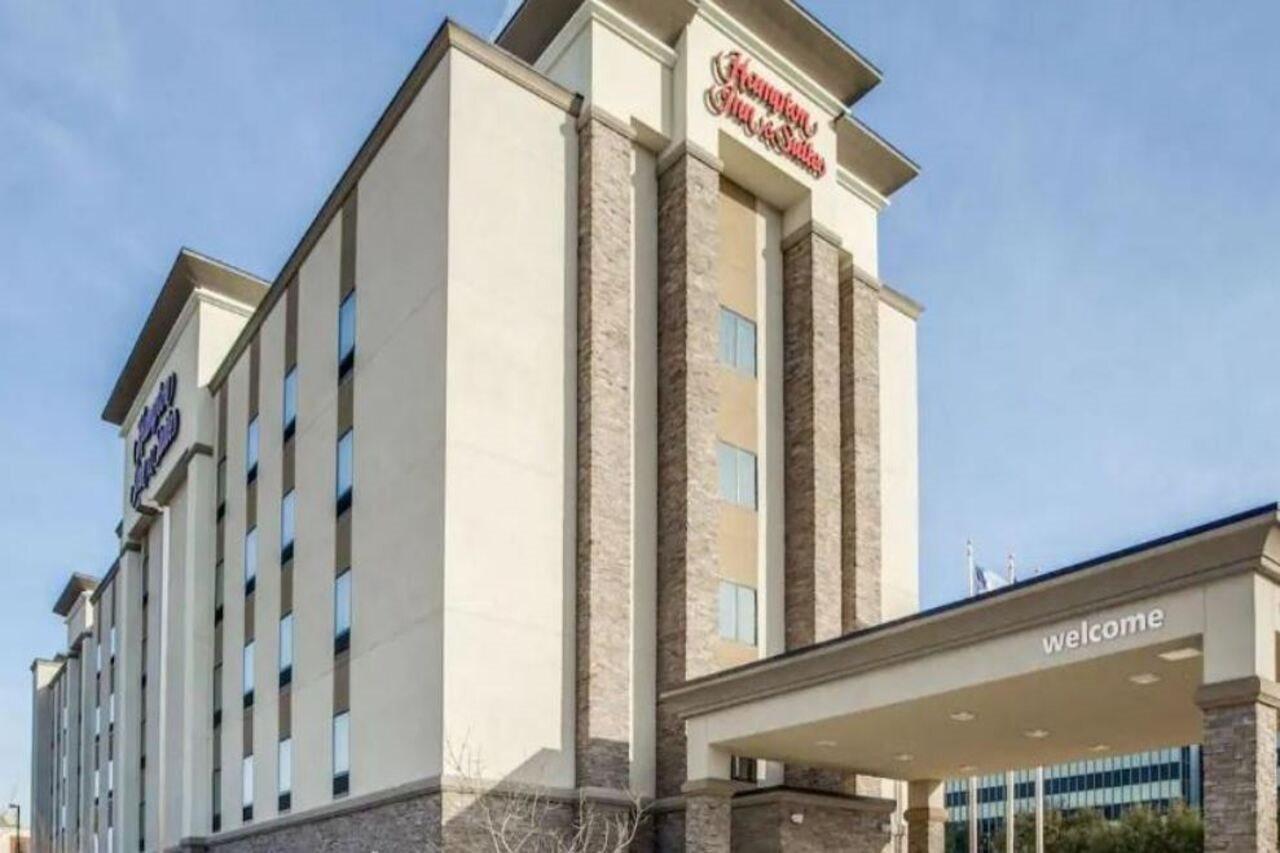 Hampton Inn & Suites Dallas-Central Expy/North Park Area Hotel