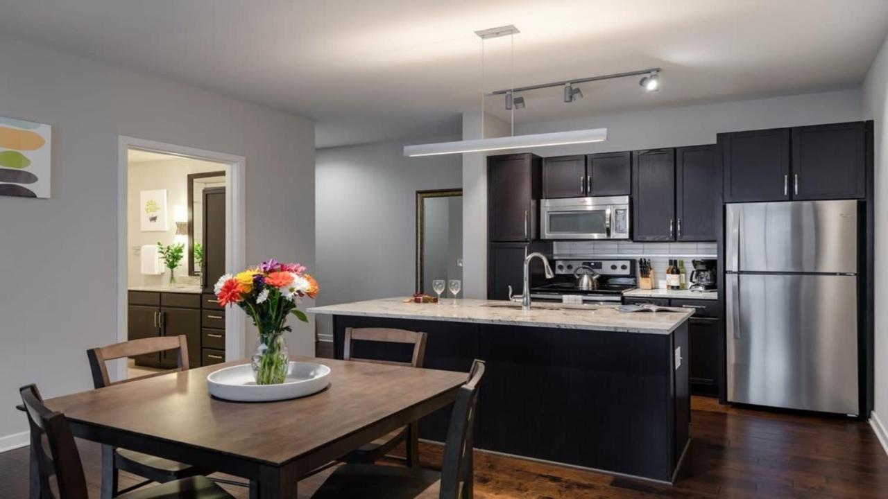 Bold Cozysuites With Gym, Roof #10