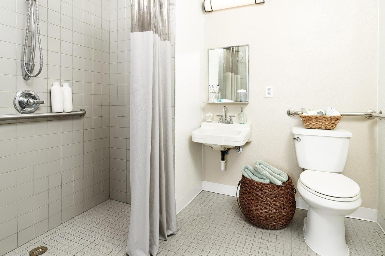Intown Extended Tx - Field Airport Hotel 2*