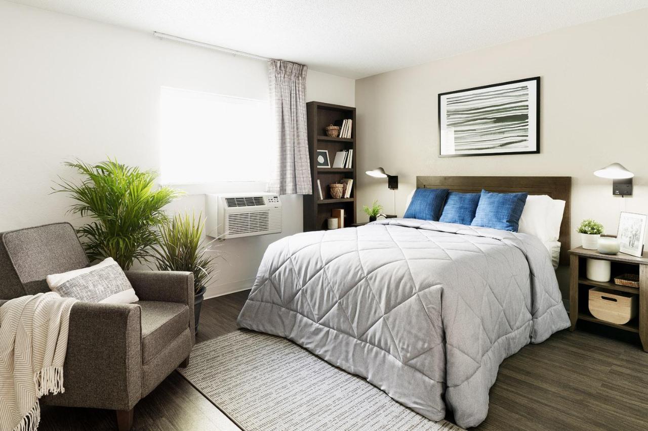 Intown Extended Tx - Field Airport Hotel 2*
