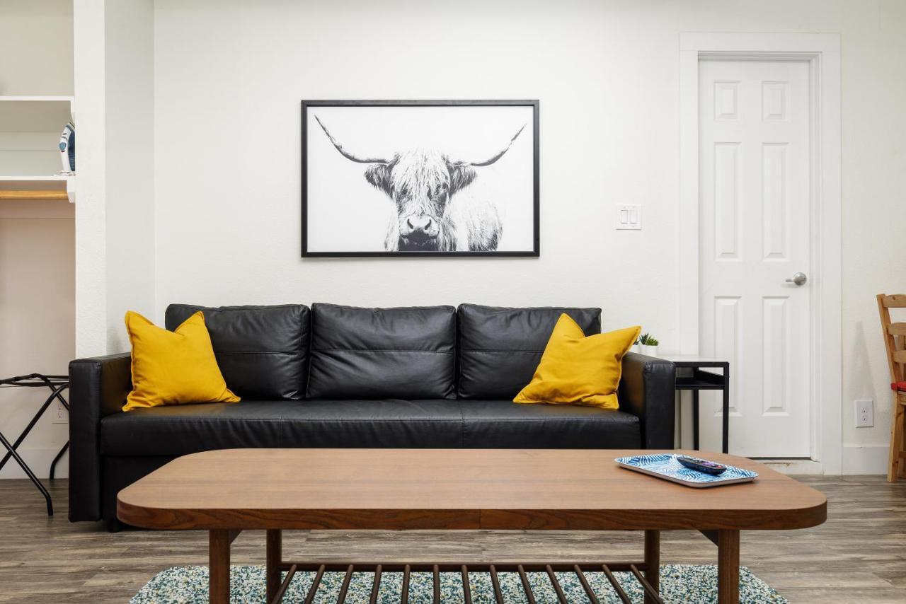 Apartment 735 W 10Th St *