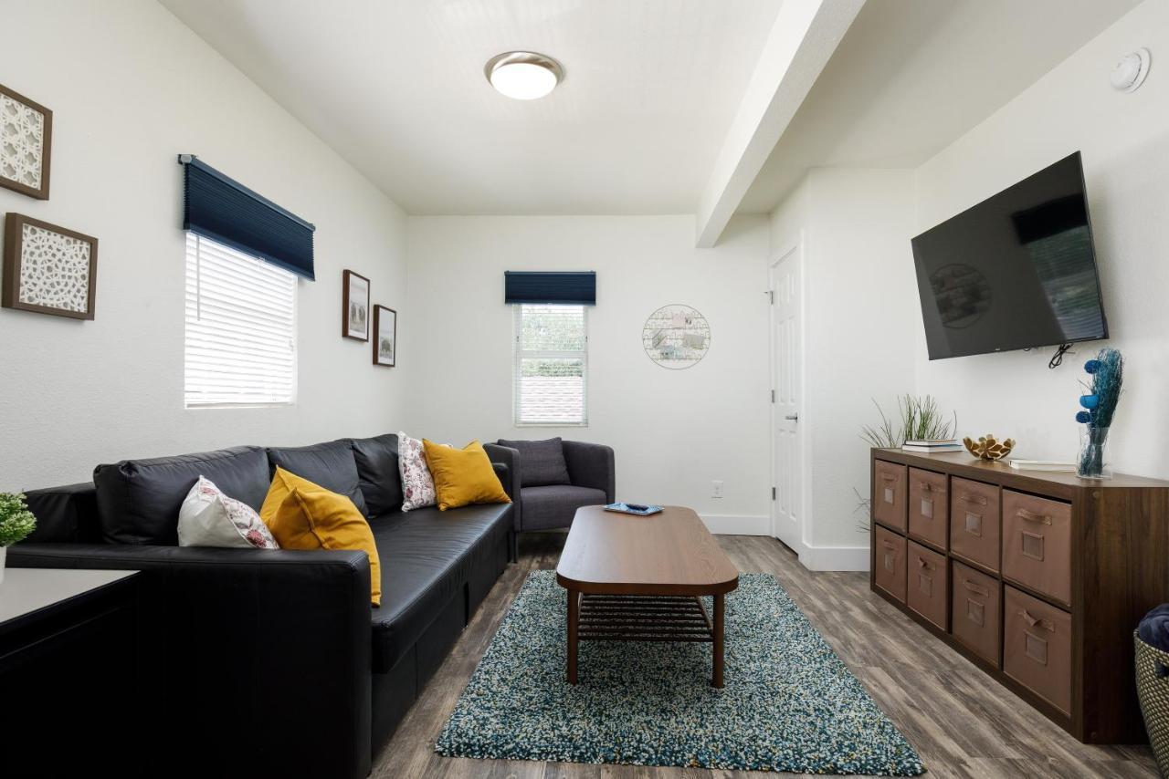 Apartment 735 W 10Th St