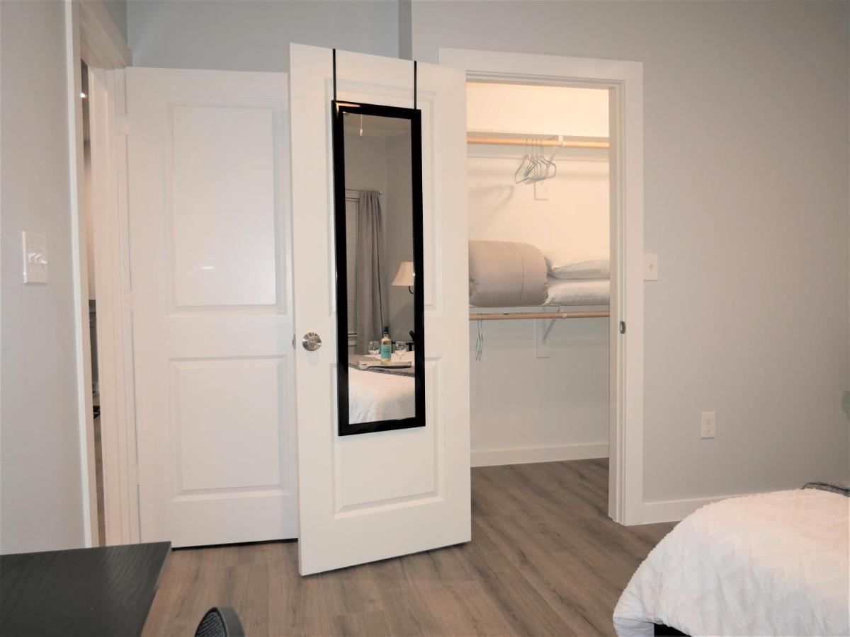 Rare Vibrant Hidden Gem - 2 Mins From Downtown Apartment *