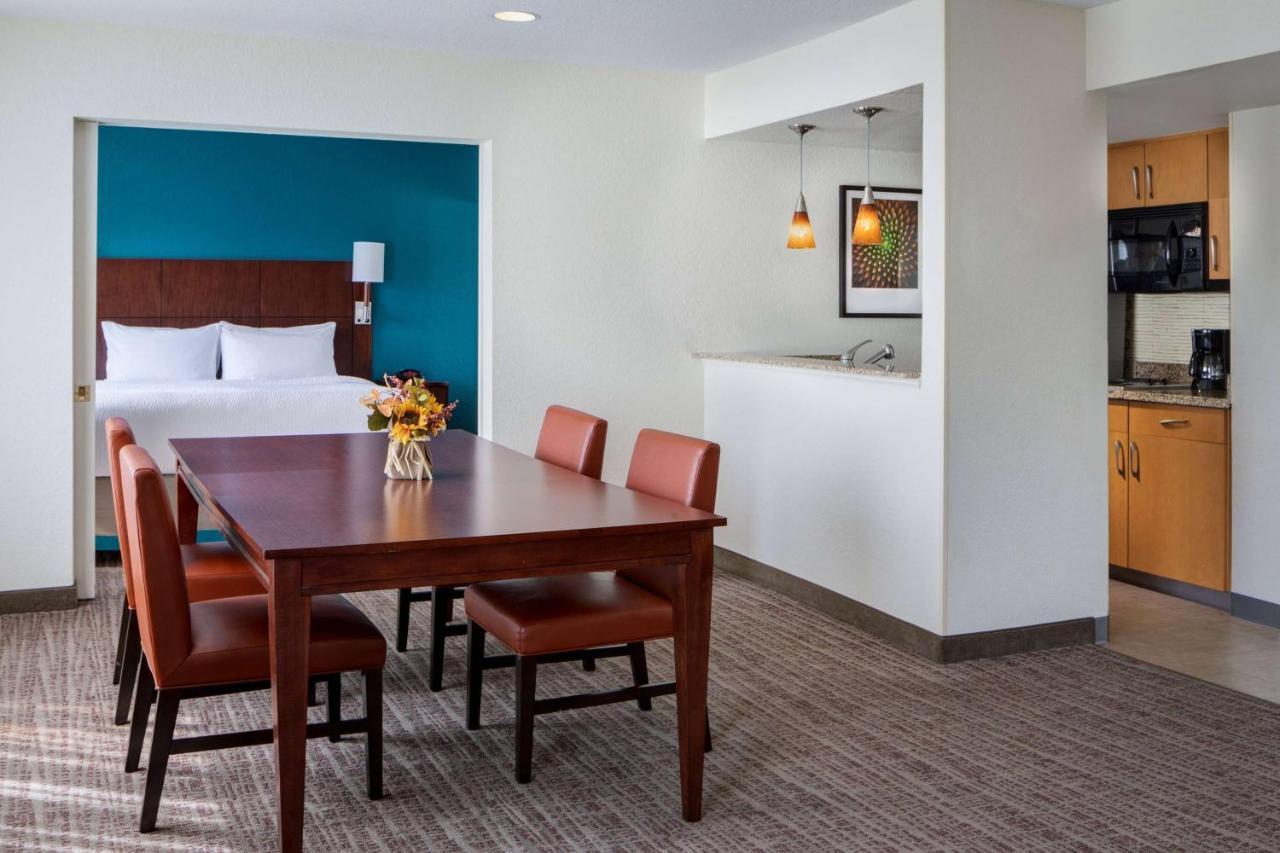 Sonesta Es Medical Market Center Hotel