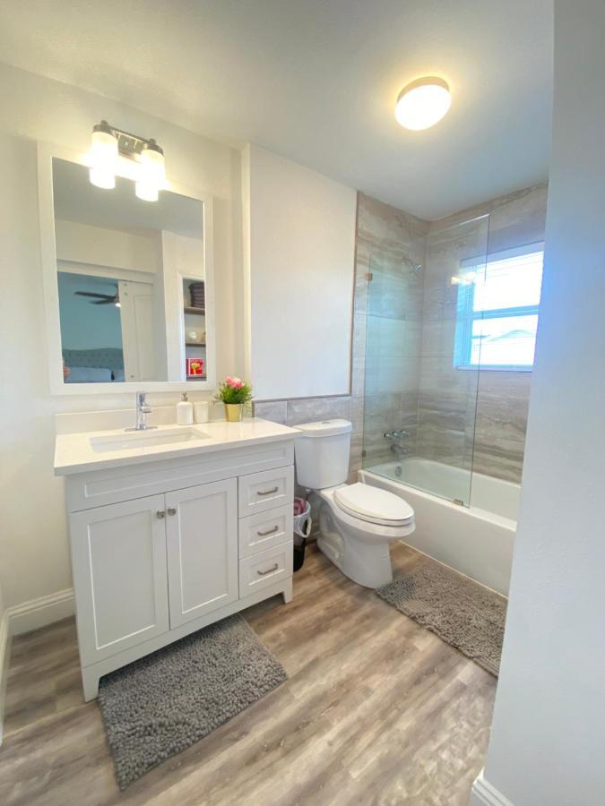 Lovely Updated 2 Bedroom With Pool