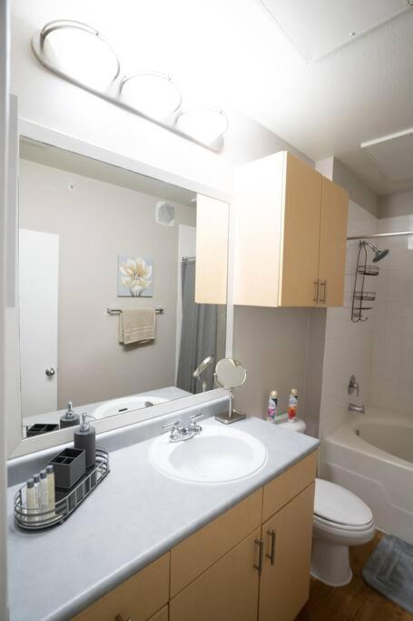 Comfortable 1-bedroom In The Heart Of