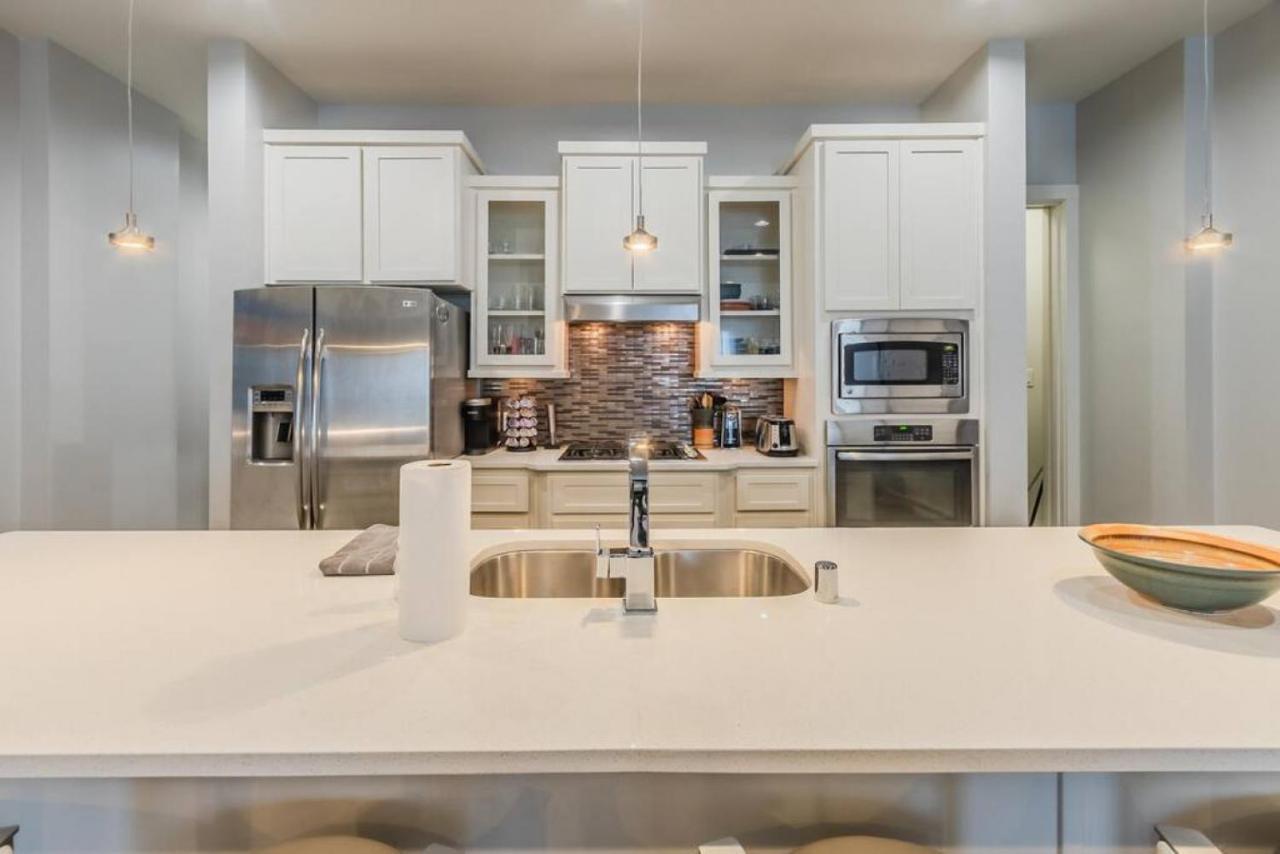 Stunning Townhome Near Uptown Holiday home Dallas