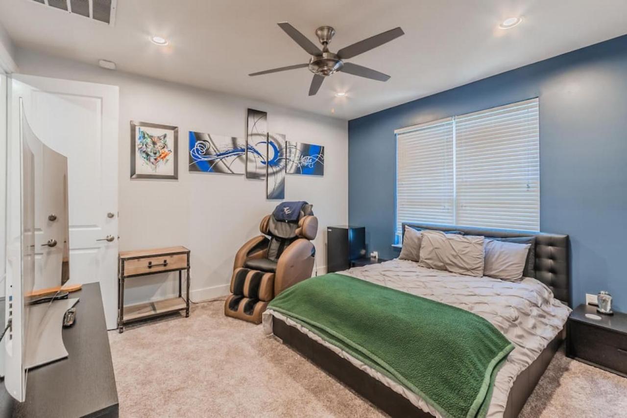 Stunning Townhome Near Uptown *