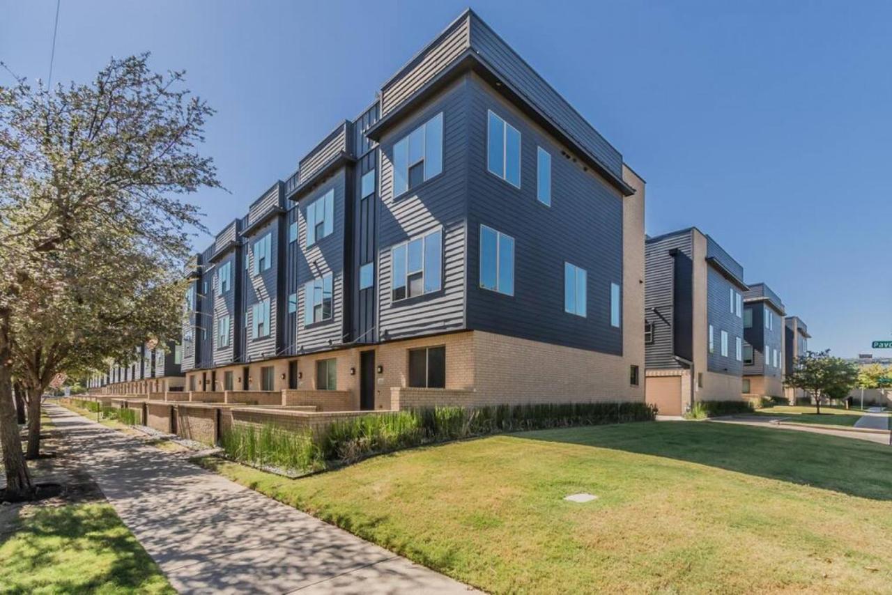 Stunning Townhome Near Uptown Holiday home Dallas