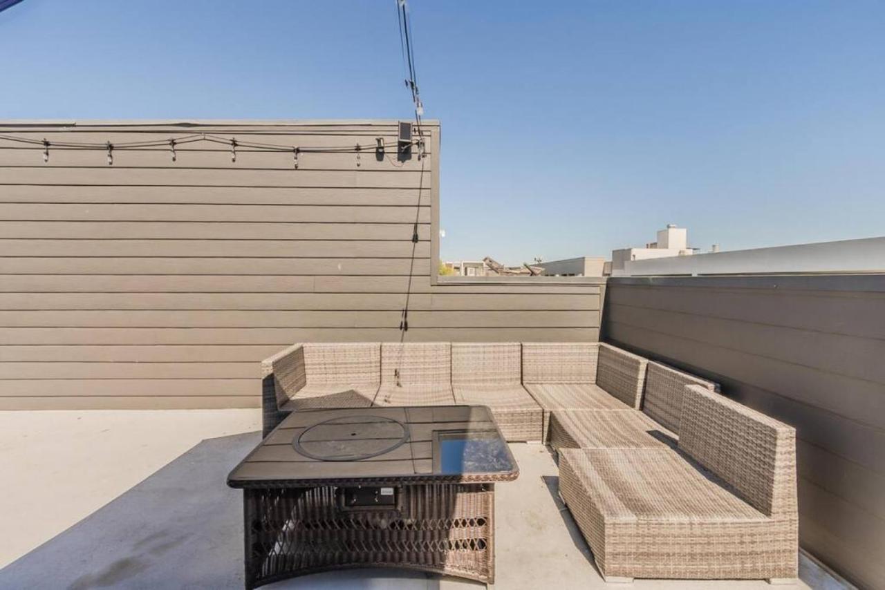 Stunning Townhome Near Uptown Holiday home Dallas