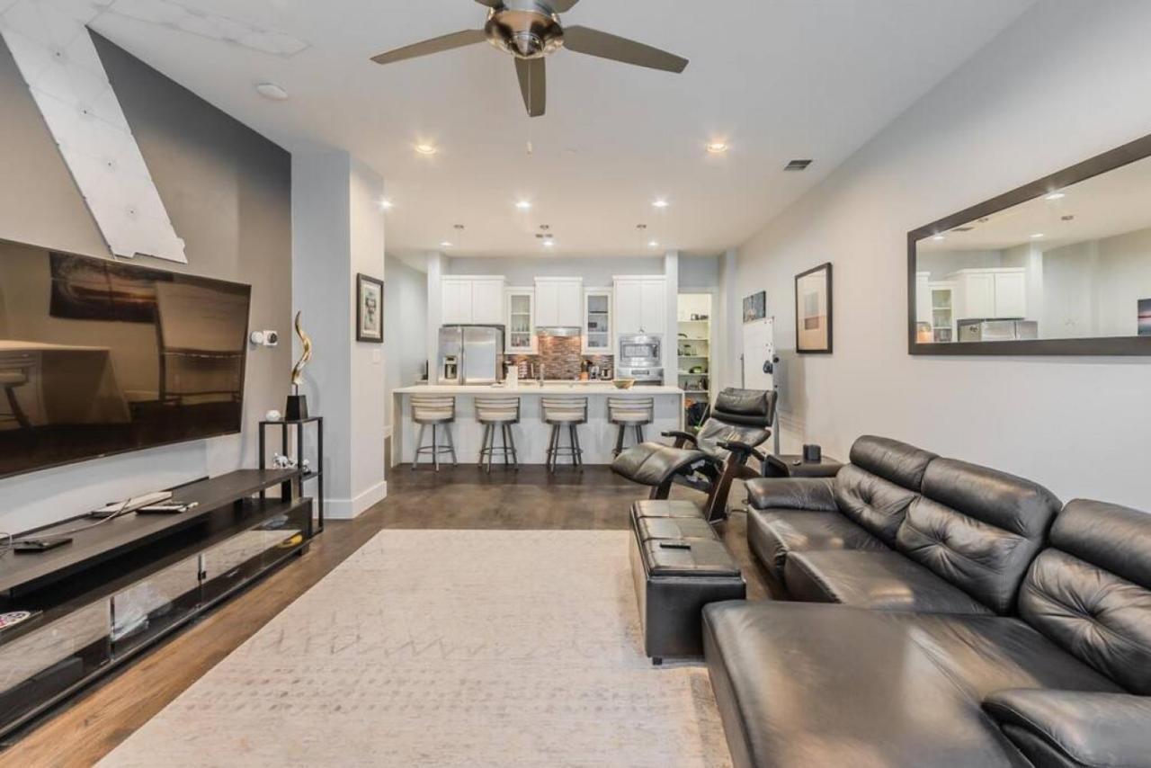 Holiday home Stunning Townhome Near Uptown *