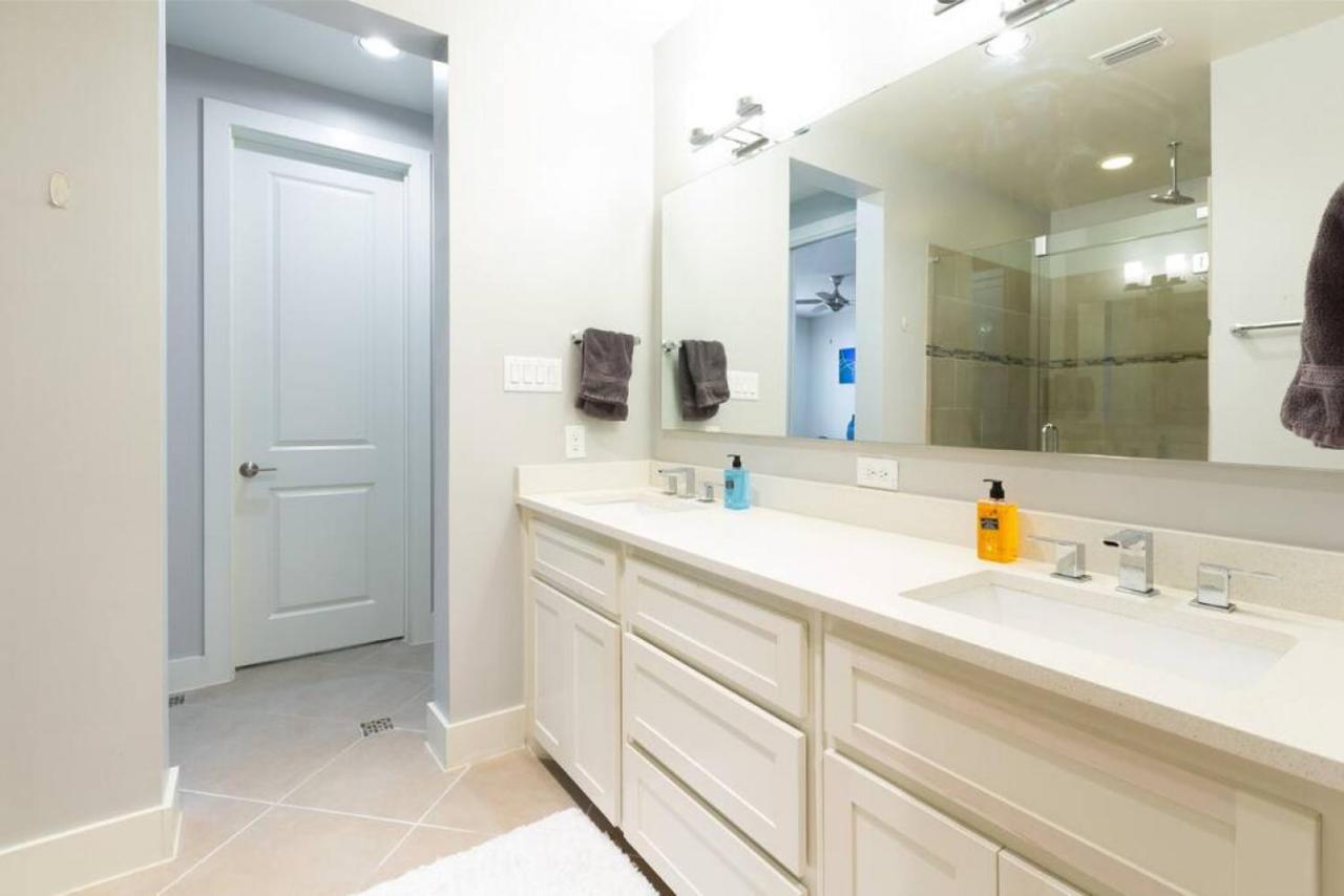 Stunning Townhome Near Uptown Holiday home Dallas