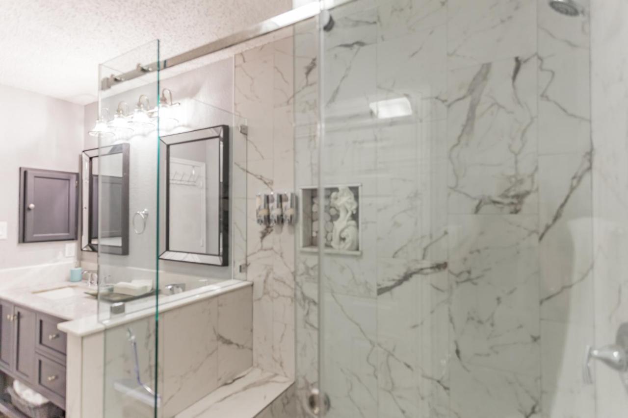 Cozy And Comfortable - Your Away From Home! Holiday home Dallas