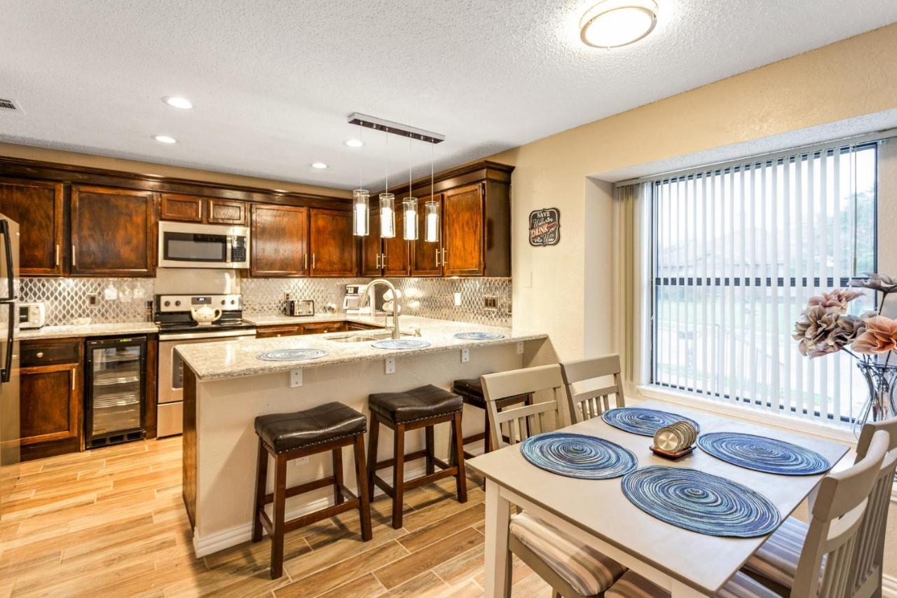 Cozy And Comfortable - Your Away From Home! Dallas