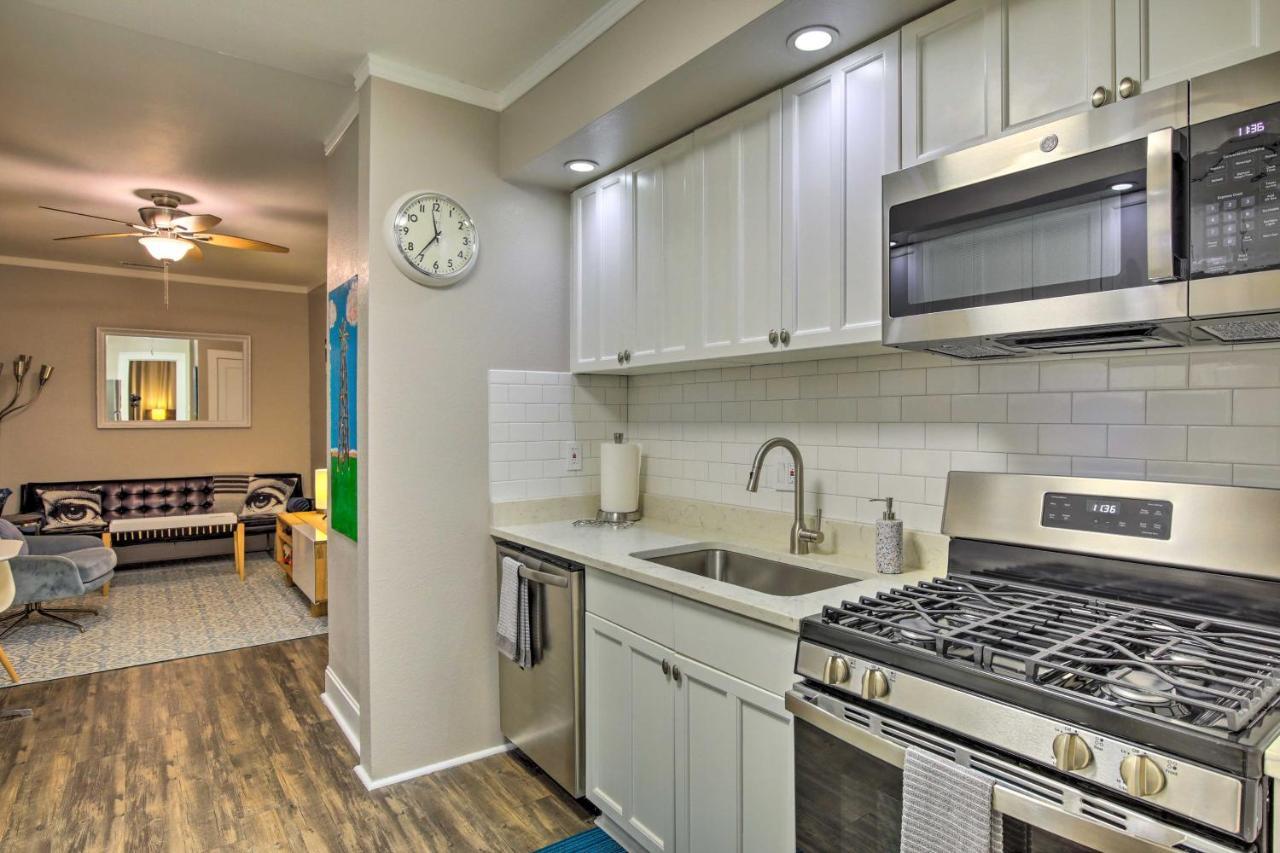 Holiday home Bright G In With Outdoor Patio! Dallas