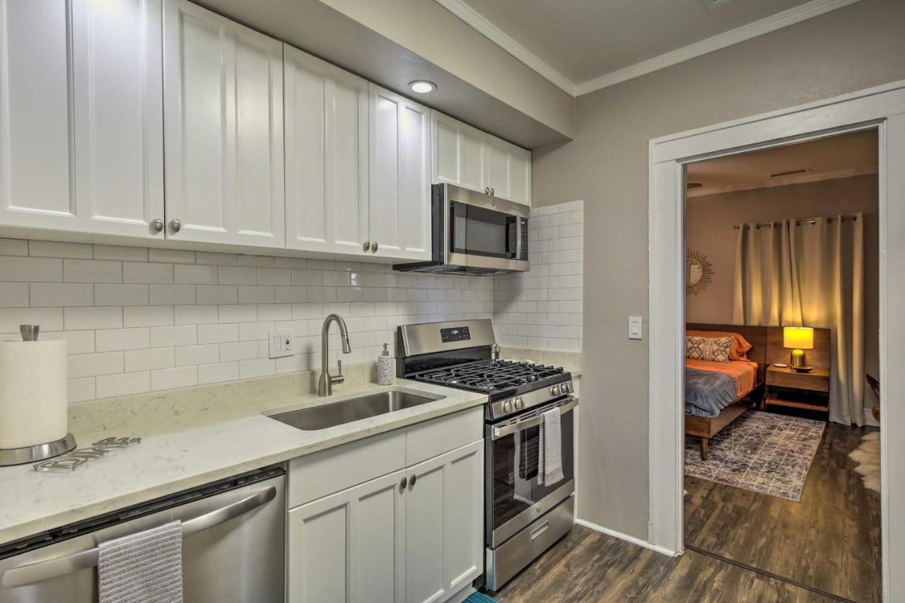 Holiday home Bright G In With Outdoor Patio!