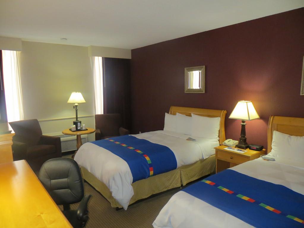 Hotel Field & Dallas